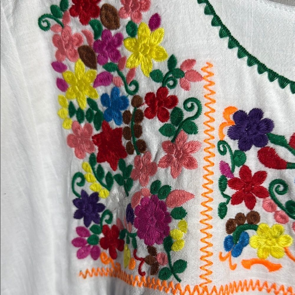 White Relaxed Embroidered Blouse - Picture 6 of 10